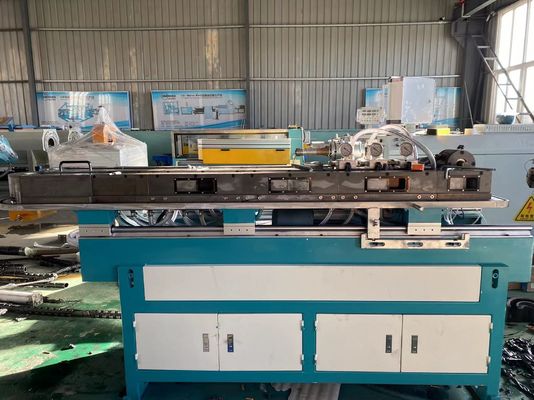 เครื่องผลิตท่อลูกฟูกผนังเดียว PE PVC สายการผลิตท่อยืดไสลด์พลาสติก