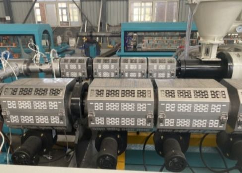 63mm 120-220kg / h Gas Supply เครื่องอัดรีดท่อ PE แบบสกรูเดี่ยว
