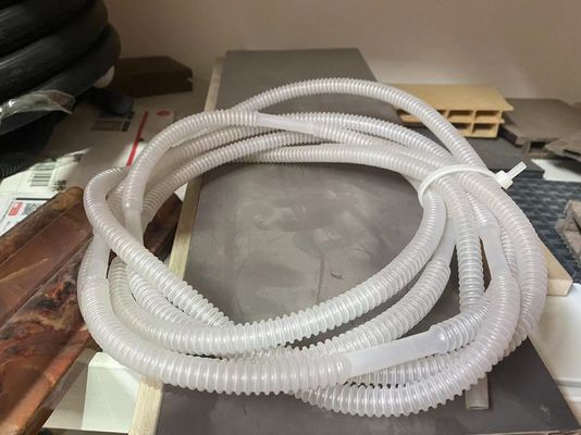 สายการอัดรีดท่อลูกฟูกทางการแพทย์ที่มีการควบคุม PLC มาตรฐานสูง