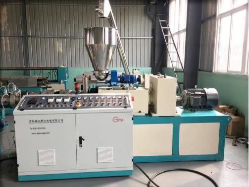 เครื่องอัดรีดท่อพีวีซีคู่สำหรับท่อร้อยสายไฟฟ้า