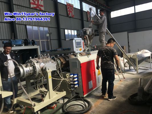 HDPE PE PPR UPVC CPVC PVC สายการผลิตท่อลูกฟูกสำหรับท่อร้อยสายไฟฟ้า