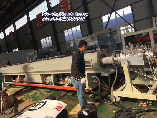 HDPE PE PPR UPVC CPVC PVC สายการผลิตท่อลูกฟูกสำหรับท่อร้อยสายไฟฟ้า
