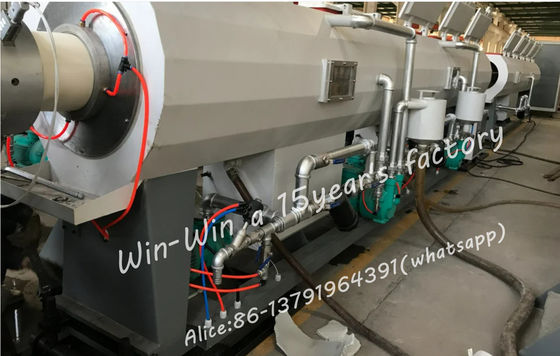 อัตโนมัติพลาสติก PVC UPVC น้ำไฟฟ้า PVC ท่อ Extrusion Line ควบคุม PLC