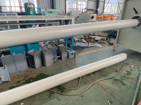 เครื่องอัดรีดท่อพลาสติก PVC อัตโนมัติสำหรับการระบายน้ำ