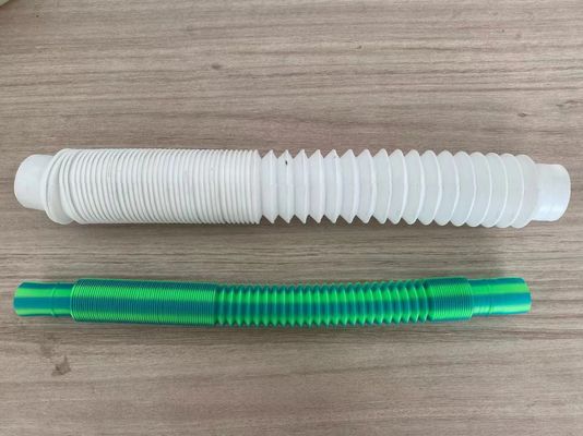 เครื่องผลิตท่อลูกฟูกผนังเดียว PE PVC สายการผลิตท่อยืดไสลด์พลาสติก