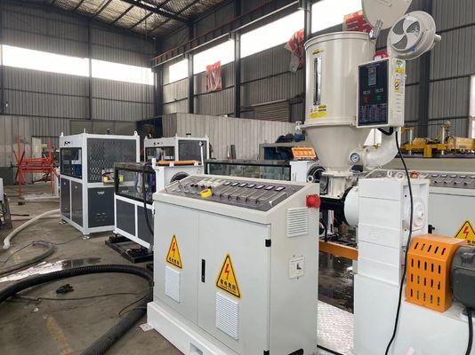 เครื่องทำท่อเกลียวคาร์บอน HDPE สายการผลิตท่อลูกฟูก PE