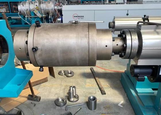 สกรูเดี่ยว 110 มม. ท่อ HDPE Extrusion Line Oil Supply