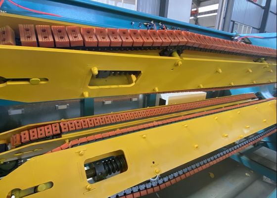 เครื่องอัดรีดสกรูเดี่ยวท่อ PE 600 กก. / ชม. แม้กระทั่งการทำให้เป็นพลาสติก
