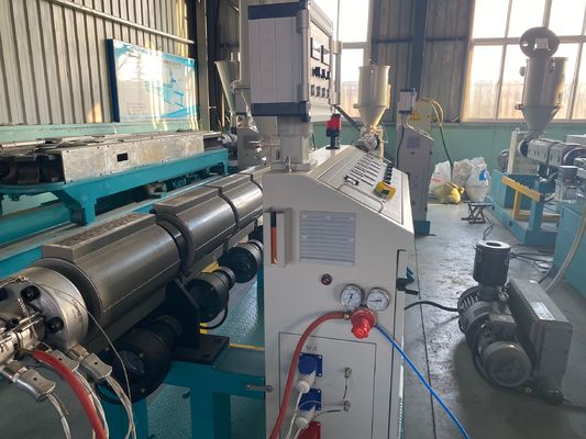 200-500mm Single Wall Corrugated Pipe Extrusion Line พลาสติก PVC/PE/PP/PPR