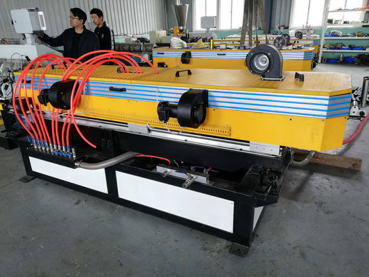 สายการผลิตการอัดรีดท่อลูกฟูกพลาสติก PVC PE PP สกรูเดี่ยว 40 กก. / เอช