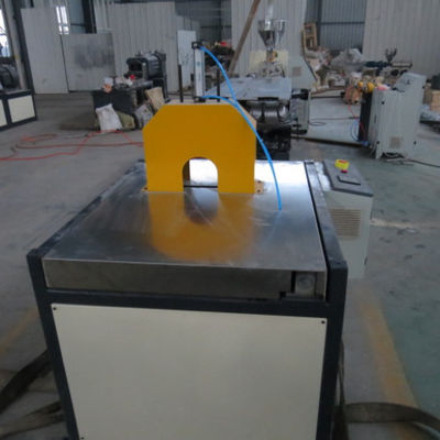 สายการผลิตเครื่องรีดท่อพีวีซีมอเตอร์ 37KW เครื่องอัดรีดสกรูคู่